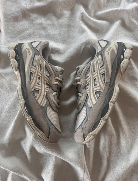 Asics NYC oyster grey cream