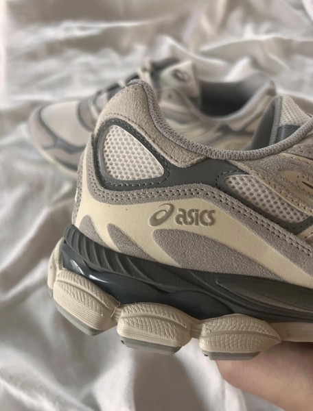 Asics NYC oyster grey cream