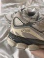 Asics NYC oyster grey cream