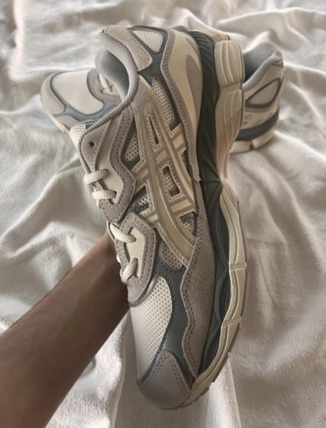 Asics NYC oyster grey cream