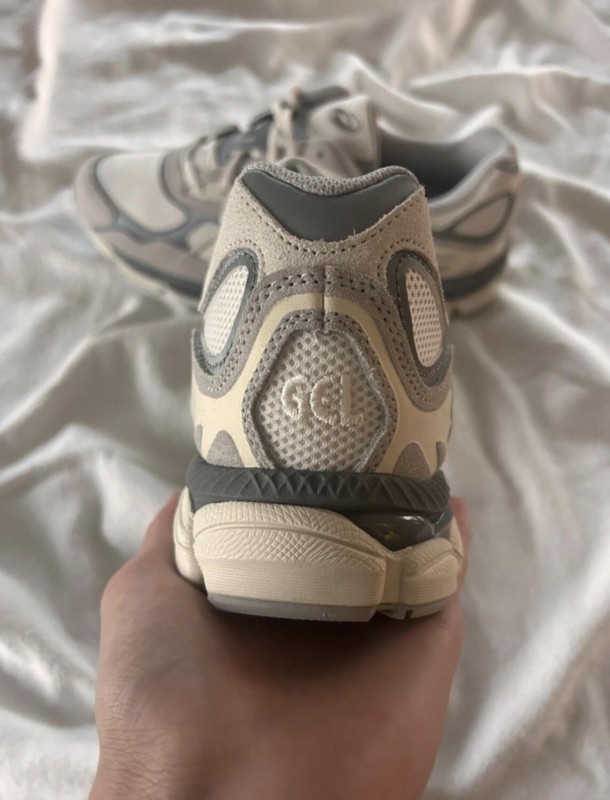 Asics NYC oyster grey cream 2