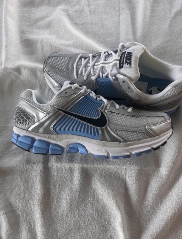 Nike zoom vomero 5 blue white black pure platinum metallic 2
