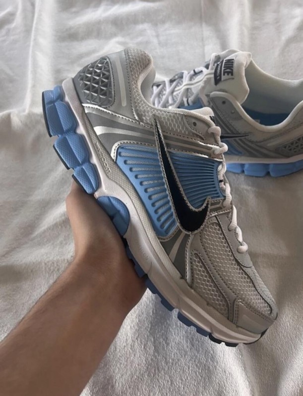 Nike zoom vomero 5 blue white black pure platinum metallic 2