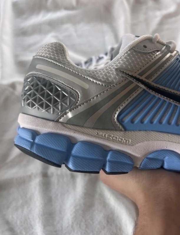 Nike zoom vomero 5 blue white black pure platinum metallic 2