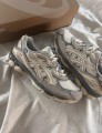 Asics NYC oyster grey cream