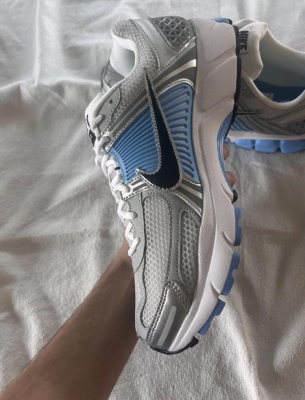 Nike zoom vomero 5 blue white black pure platinum metallic 2