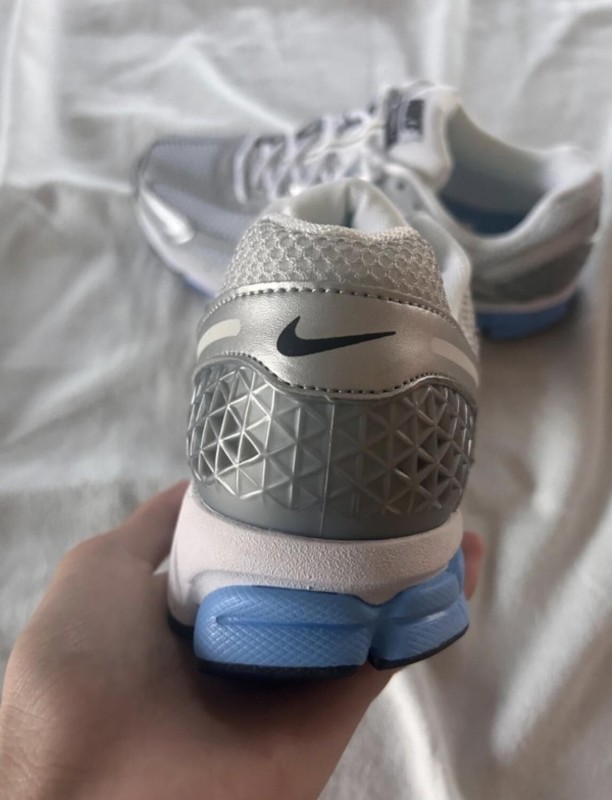 Nike zoom vomero 5 blue white black pure platinum metallic 2