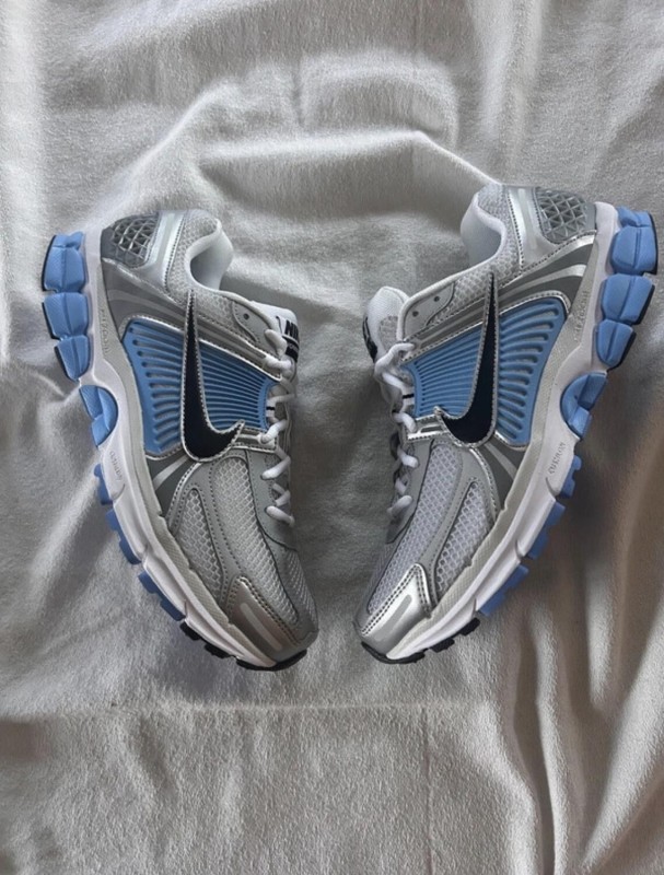 Nike zoom vomero 5 blue white black pure platinum metallic 2