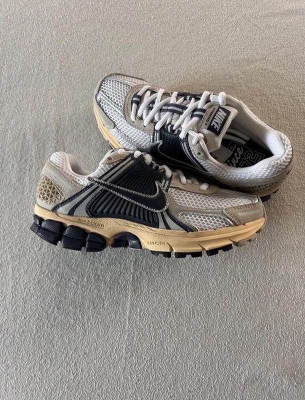 Nike zoom vomero 5 white thunder blue cream navy 2