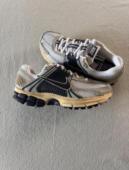 Nike zoom vomero 5 white thunder blue cream navy
