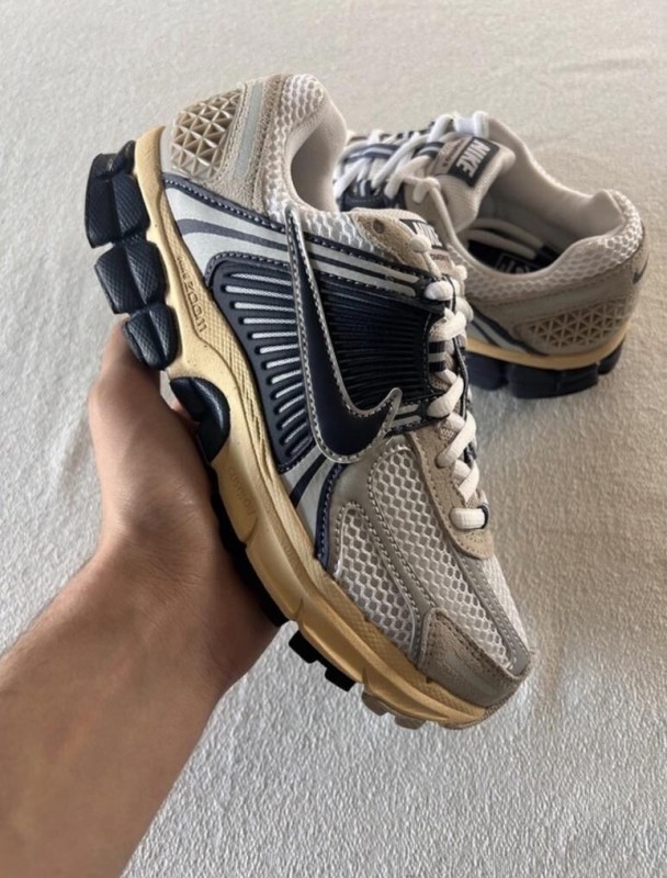Nike zoom vomero 5 white thunder blue cream navy 2