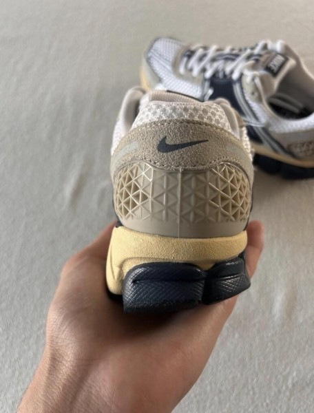 Nike zoom vomero 5 white thunder blue cream navy