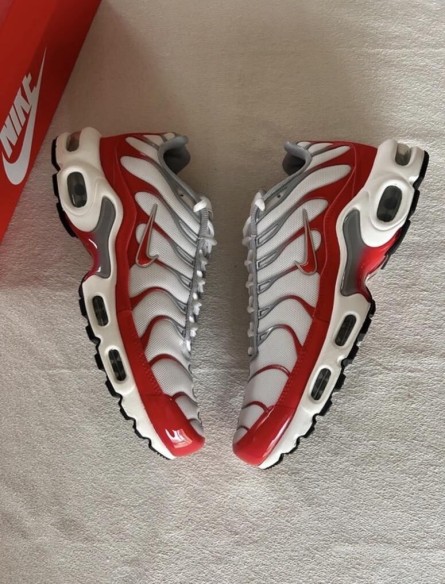 Air Max TN plus varsity red brillant blood white grey