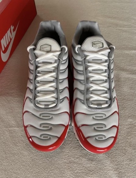 Air Max TN plus varsity red brillant blood white grey