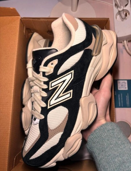 New Balance 9060 beige noir taille 41,5
