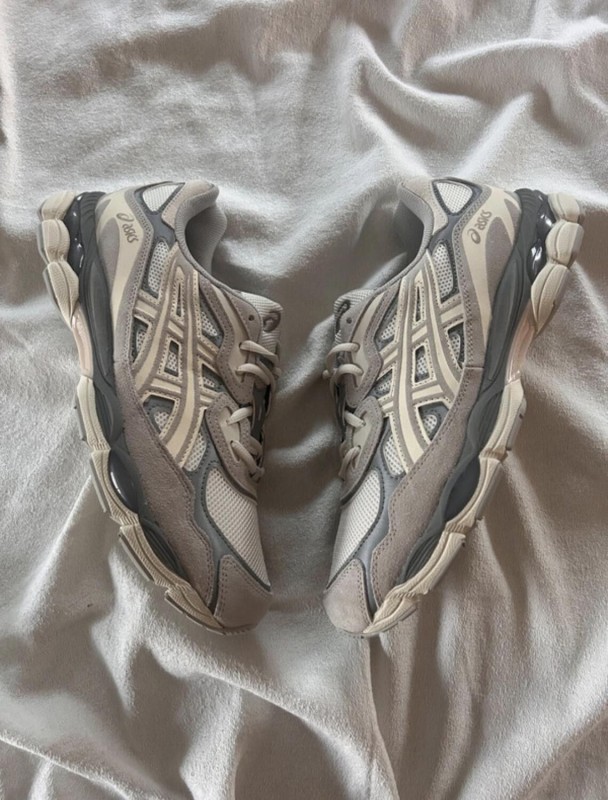 Asics NYC oyster grey cream 2