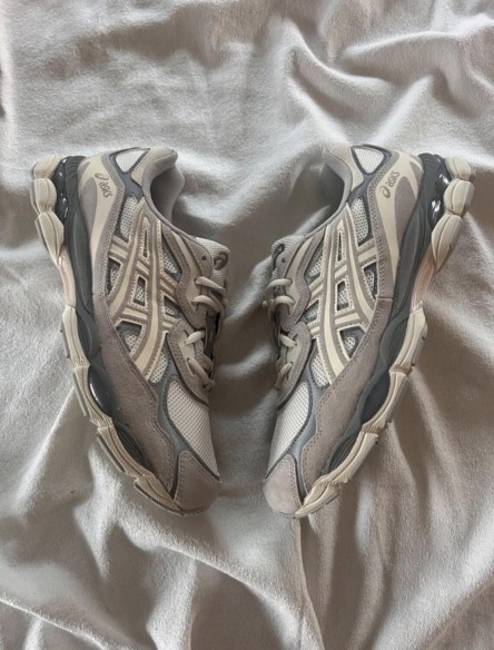 Asics NYC oyster grey cream