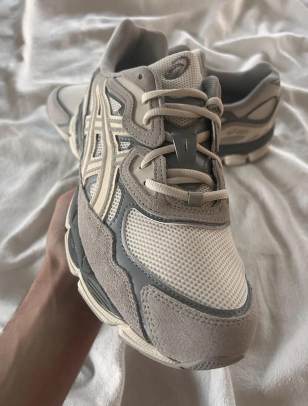 Asics NYC oyster grey cream 2