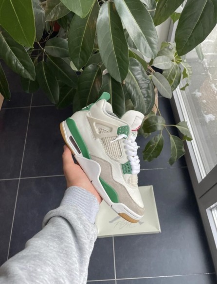 Jordan 4 SB Pine Green