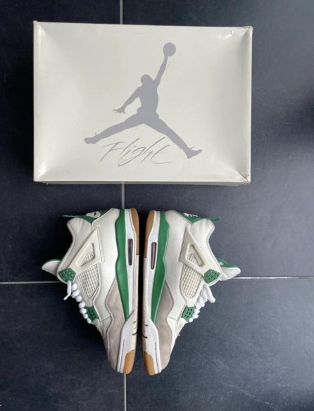 Jordan 4 SB Pine Green