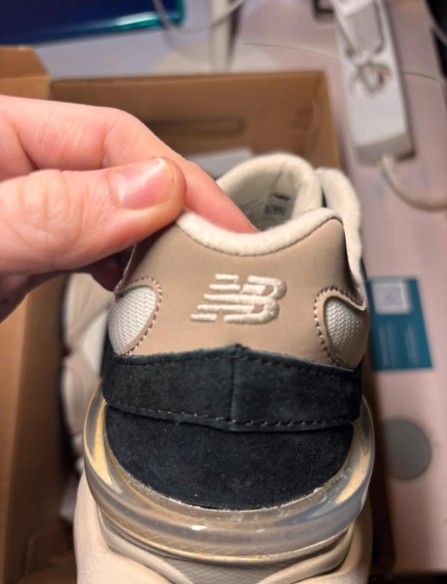 New Balance 9060 beige noir taille 41,5