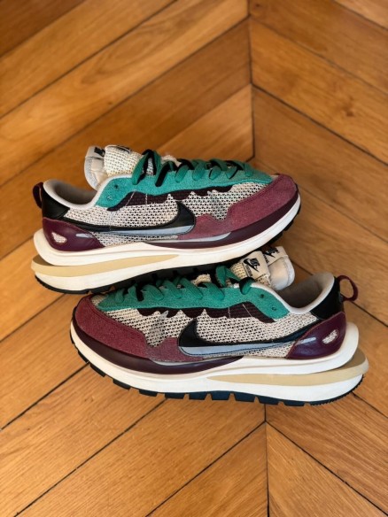 Nike Vaporwaffle Sacai Vilain Red