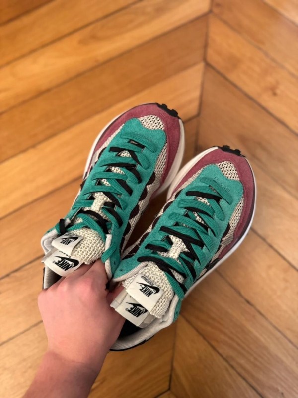 Nike Vaporwaffle Sacai Vilain Red 2