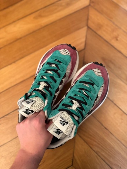 Nike Vaporwaffle Sacai Vilain Red