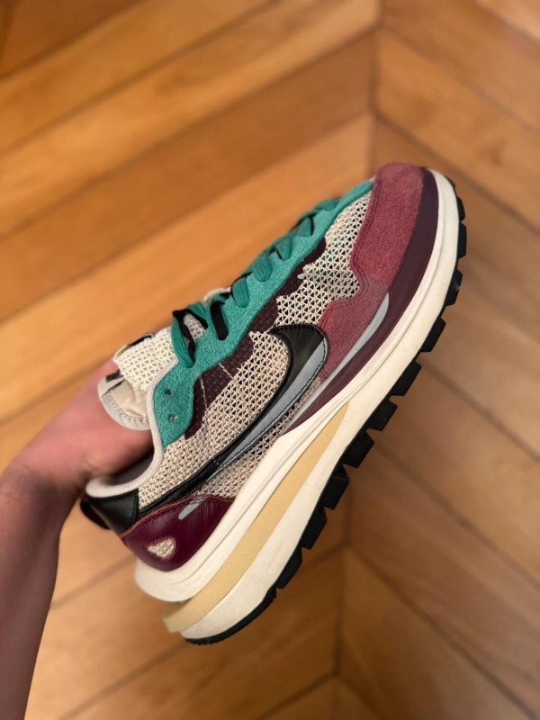 Nike Vaporwaffle Sacai Vilain Red 2