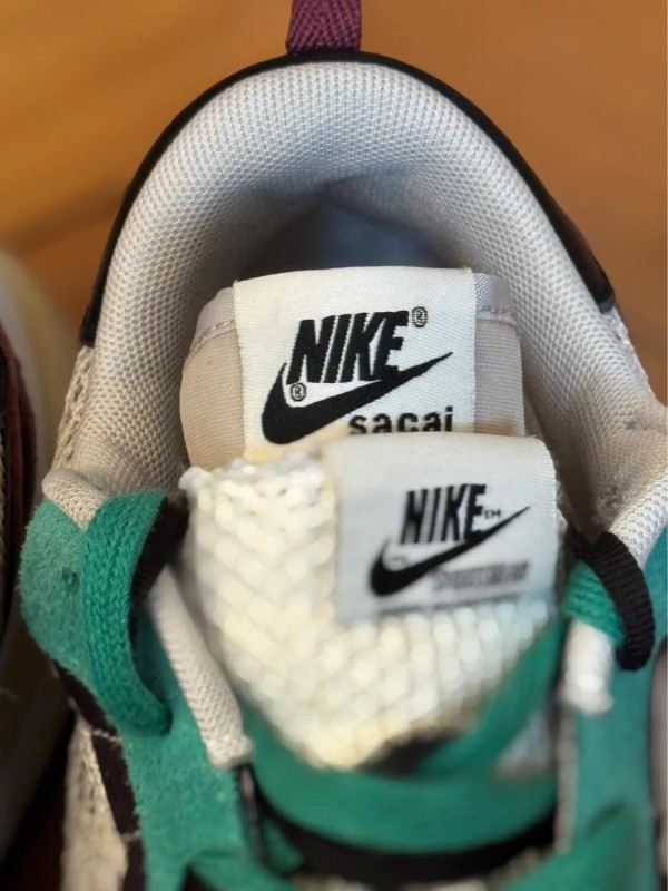 Nike Vaporwaffle Sacai Vilain Red 2