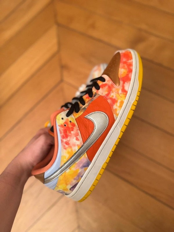 Nike SB Dunk Low Street Hawker 2