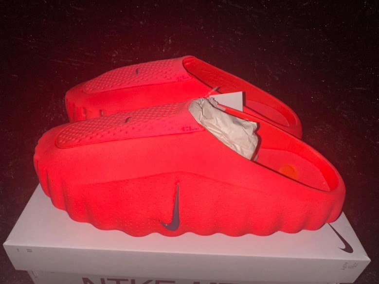 Nike Mind 001 Red