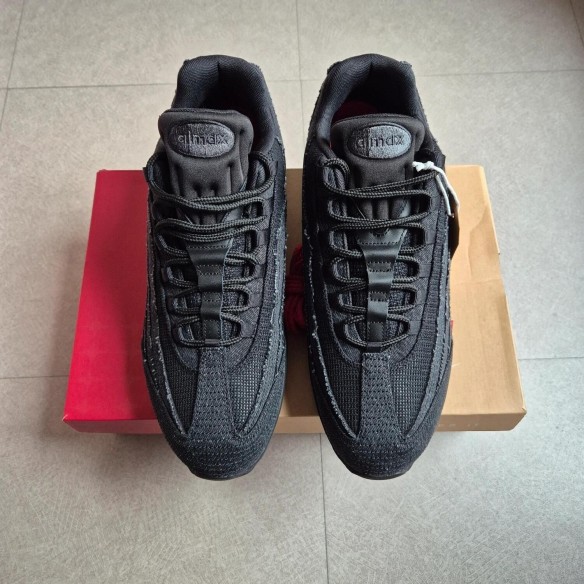 Air Max 95 x Levi's "Black Denim"