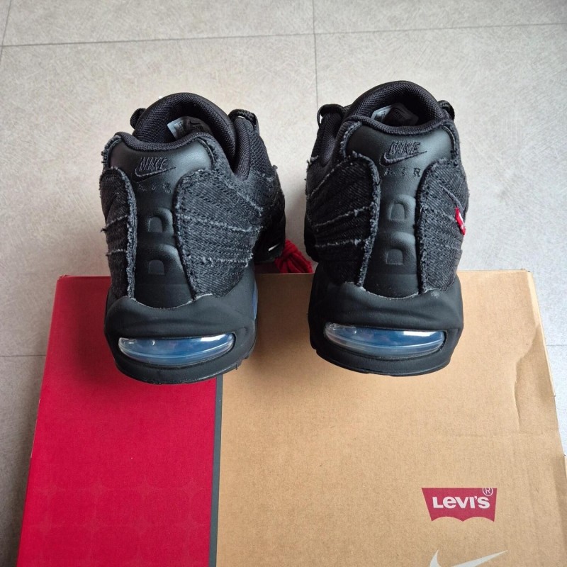 Air Max 95 x Levi's "Black Denim" 2