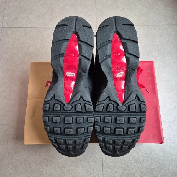 Air Max 95 x Levi's "Black Denim"