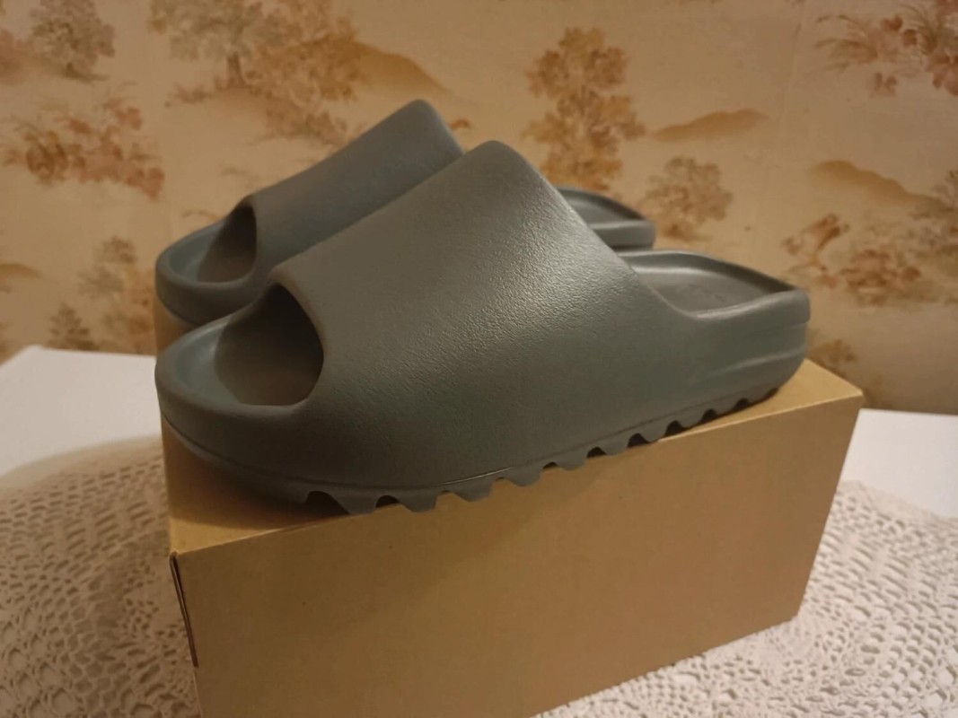 adidas Yeezy Slide Marine