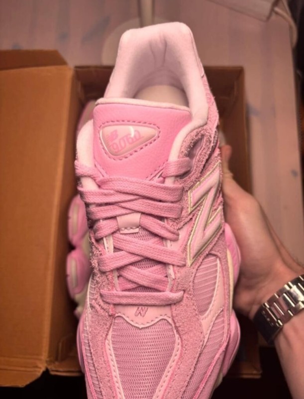New balance 9060 rose overdye ASOS exclusive taille 39,5 2