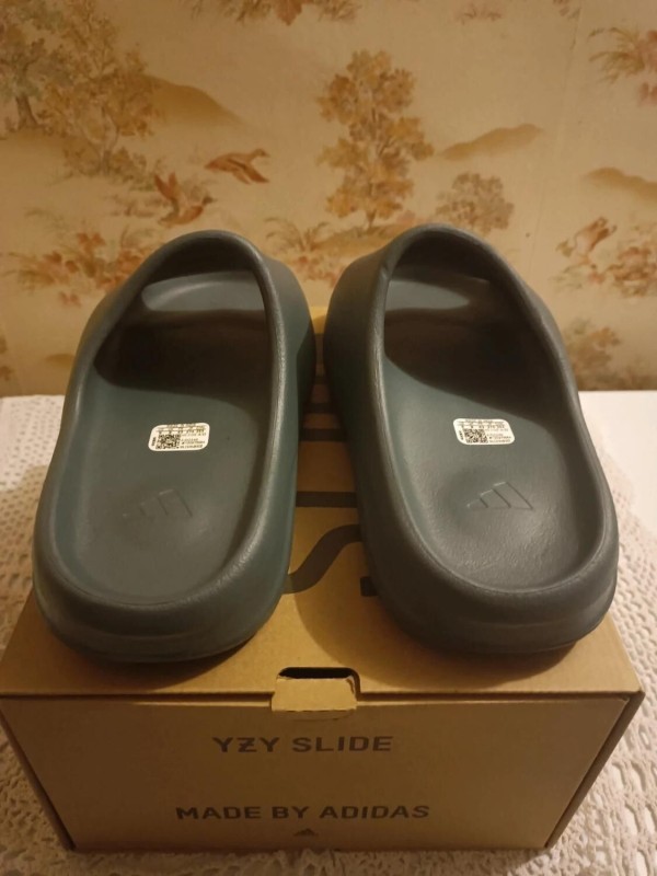 adidas Yeezy Slide Marine 2