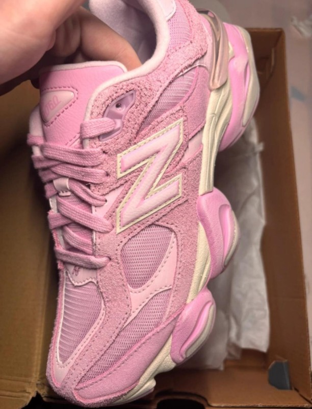 New balance 9060 rose overdye ASOS exclusive taille 39,5 2