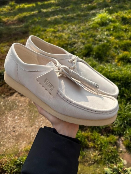 Mocassins Derbys en nubuck blanc Clarks Wallabee - Taille 44,5 - Neuf