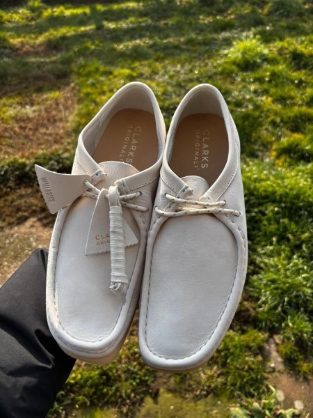 Mocassins Derbys en nubuck blanc Clarks Wallabee - Taille 44,5 - Neuf