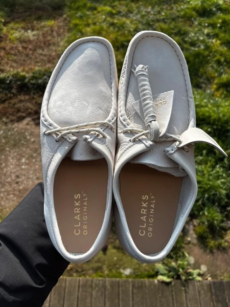 Mocassins Derbys en nubuck blanc Clarks Wallabee - Taille 44,5 - Neuf