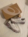 asics gel nyc cream moonrock pink / cream cloud grey / gris crème