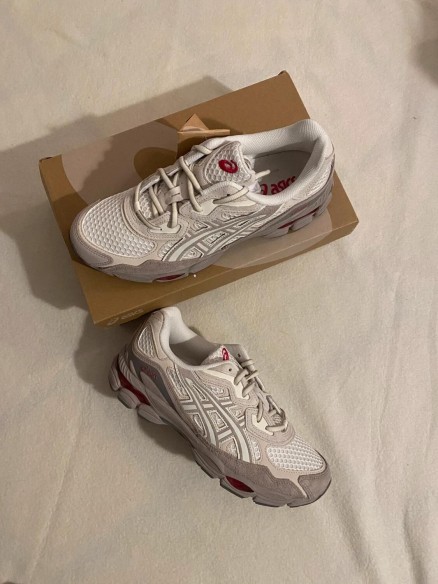 asics gel nyc cream moonrock pink / cream cloud grey / gris crème