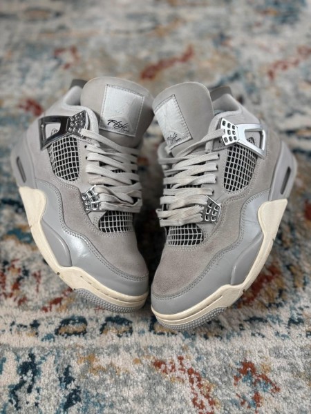 Air Jordan 4 Frozen