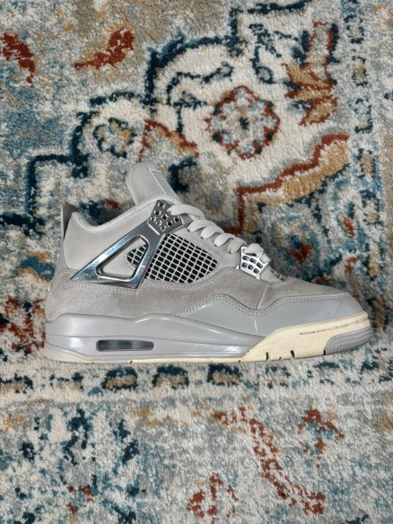 Air Jordan 4 Frozen
