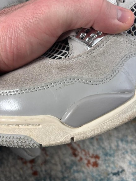 Air Jordan 4 Frozen