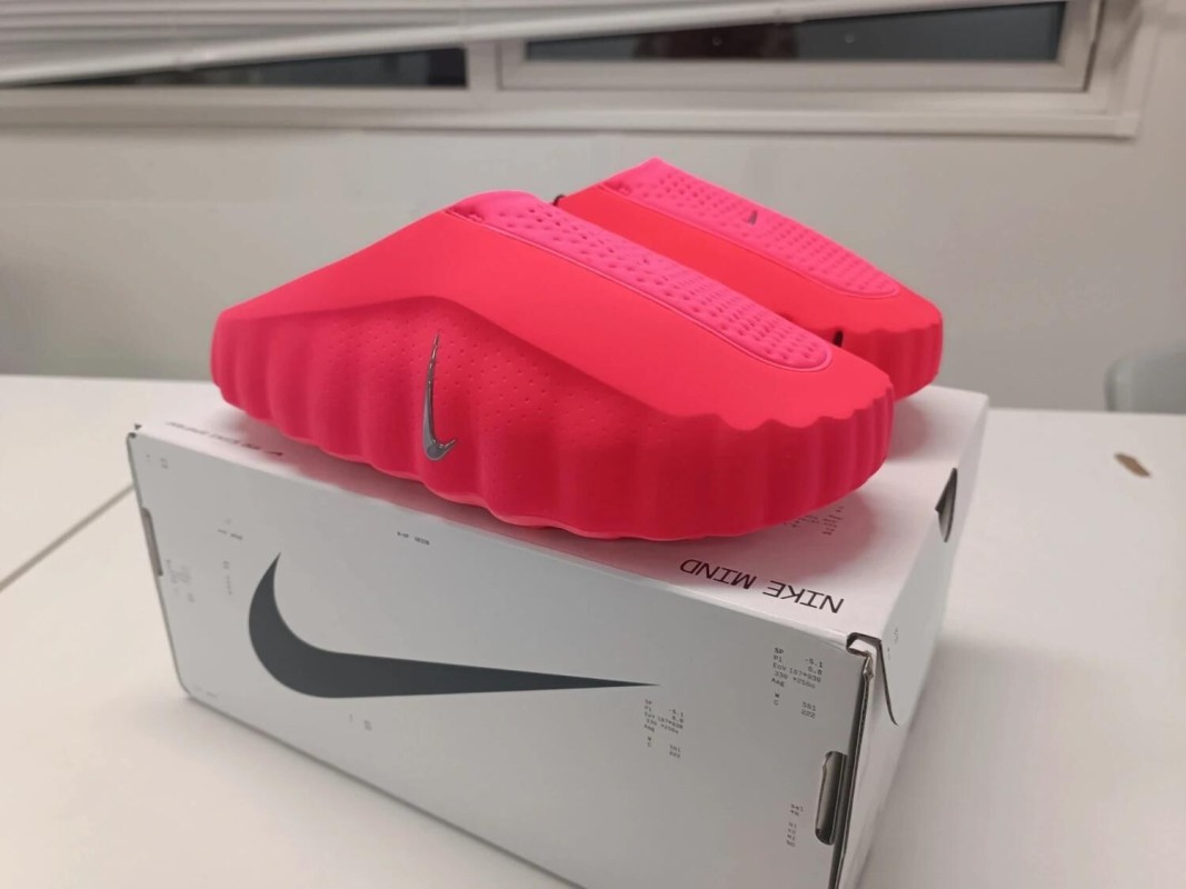 Nike Mind 001 Slide Solar Red 42,5 2