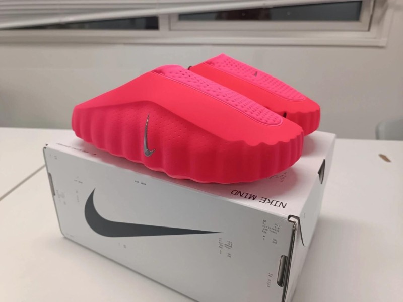 Nike Mind 001 Slide Solar Red 42,5