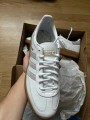 adidas handball spezial blanche grise daim et midsole gum